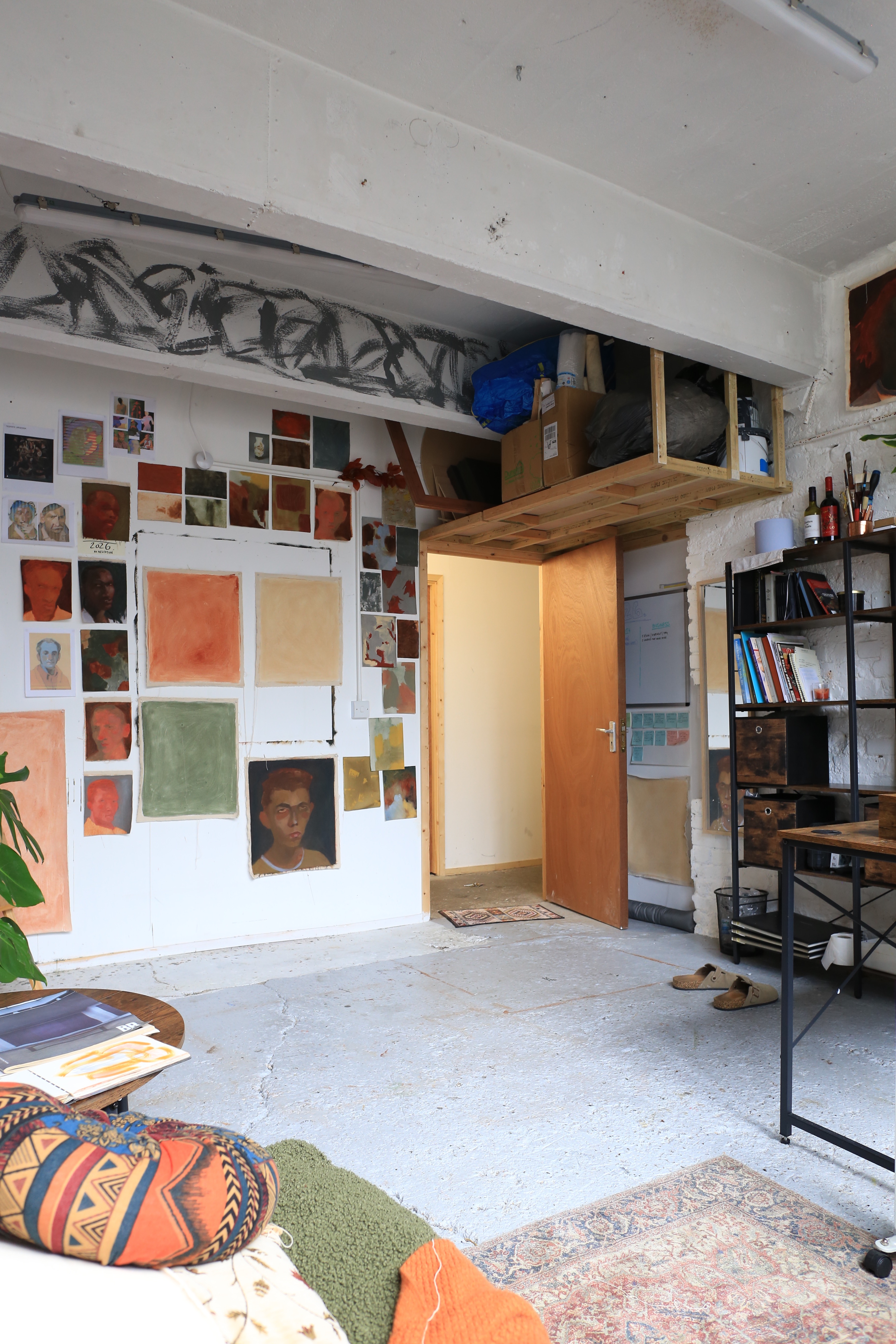 160 sq ft studio , large windows , natural light , April 1st. Haringey. photo 2