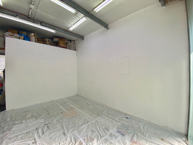 Artist studio sublet 4 months. North Kensington. early July - Early November. One minute from Latimer Road Station. Self contained 304sq ft studio. great natural light. Own sink, high ceilings, wifi and 24 hours access. Free parking. Please contact info@bnicholls.co.uk in West London