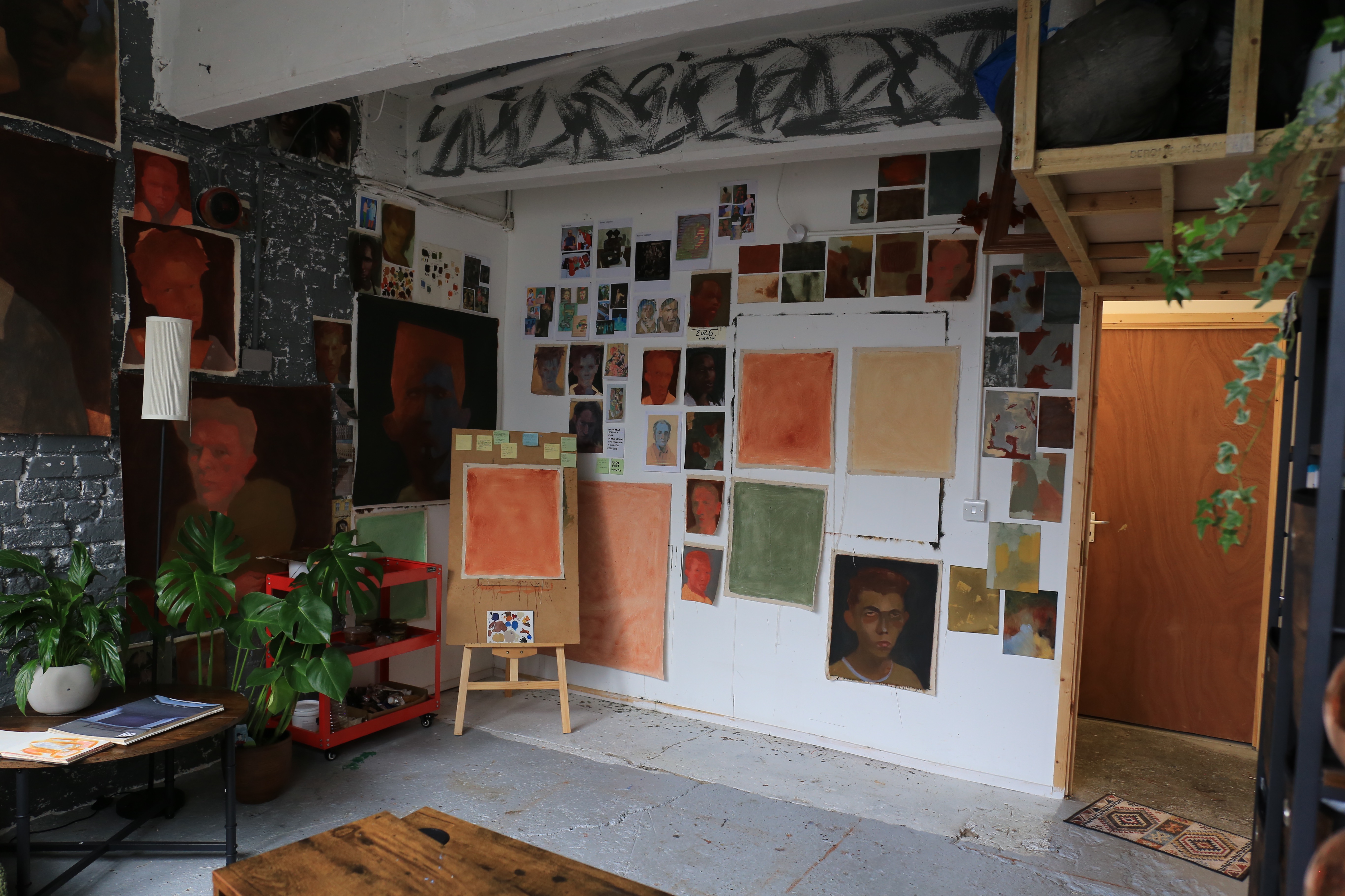 160 sq ft studio , large windows , natural light , April 1st. Haringey. in North London