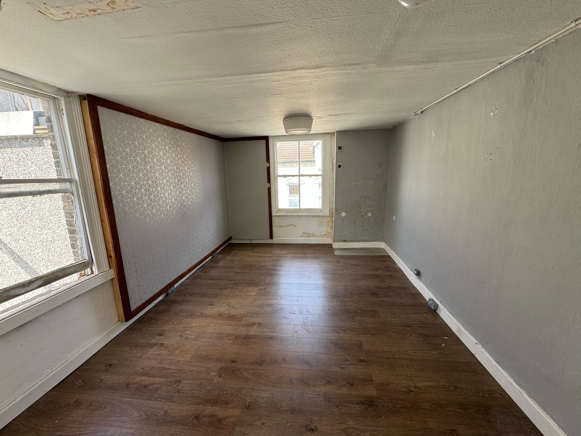 FIRST MONTH FREE! Natural Light studio in Hither Green available now photo 4