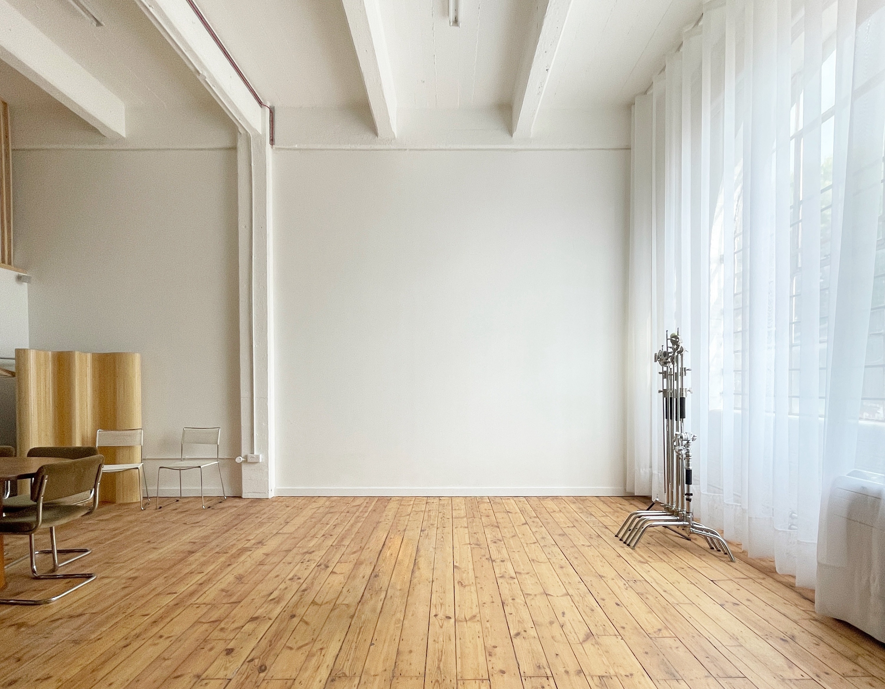 Beautiful 600sqft Photographic Studio share | Woolwich photo 5