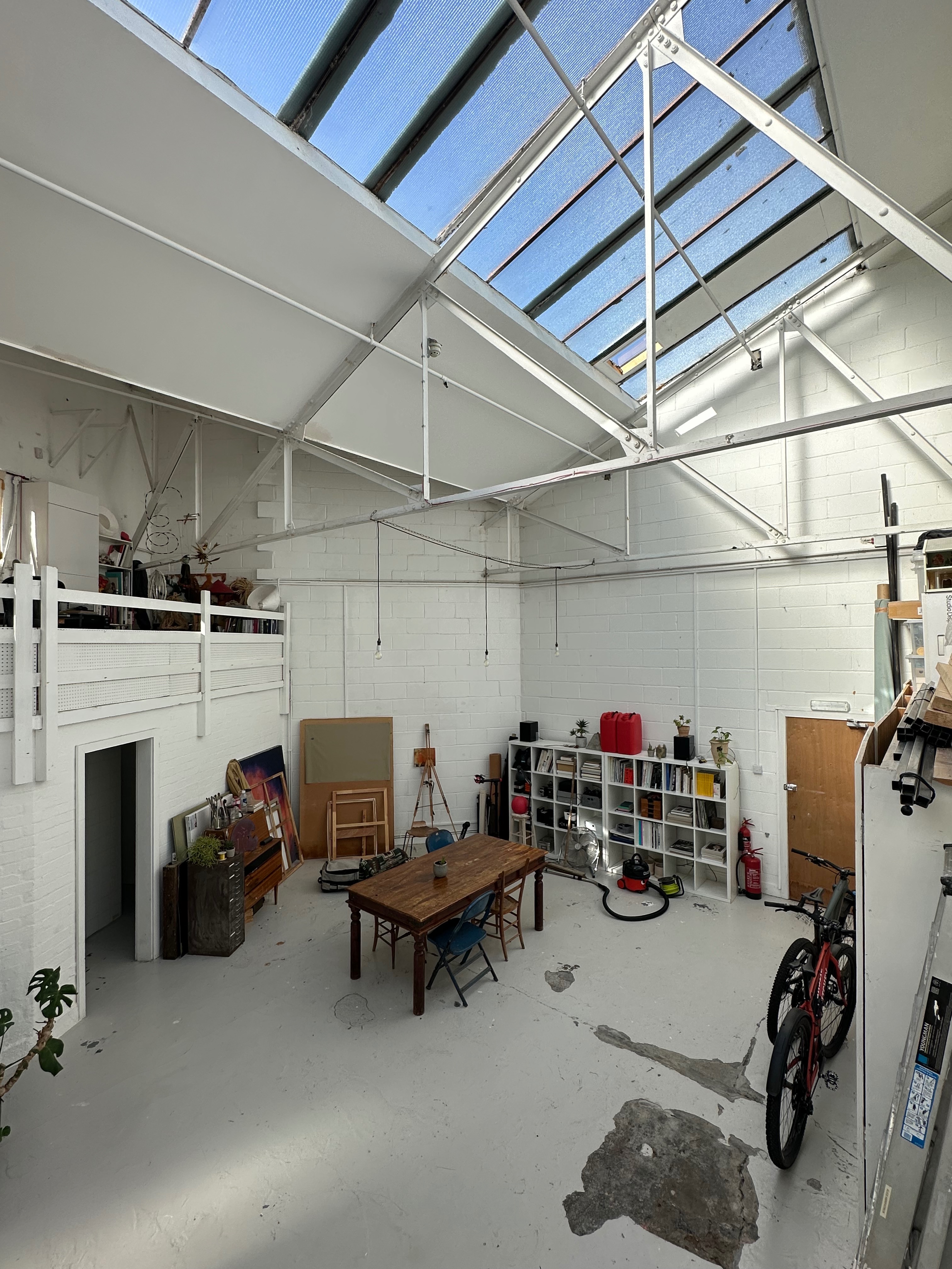 Hackney Wick Studio w/2 rooms and mezzaine photo 2