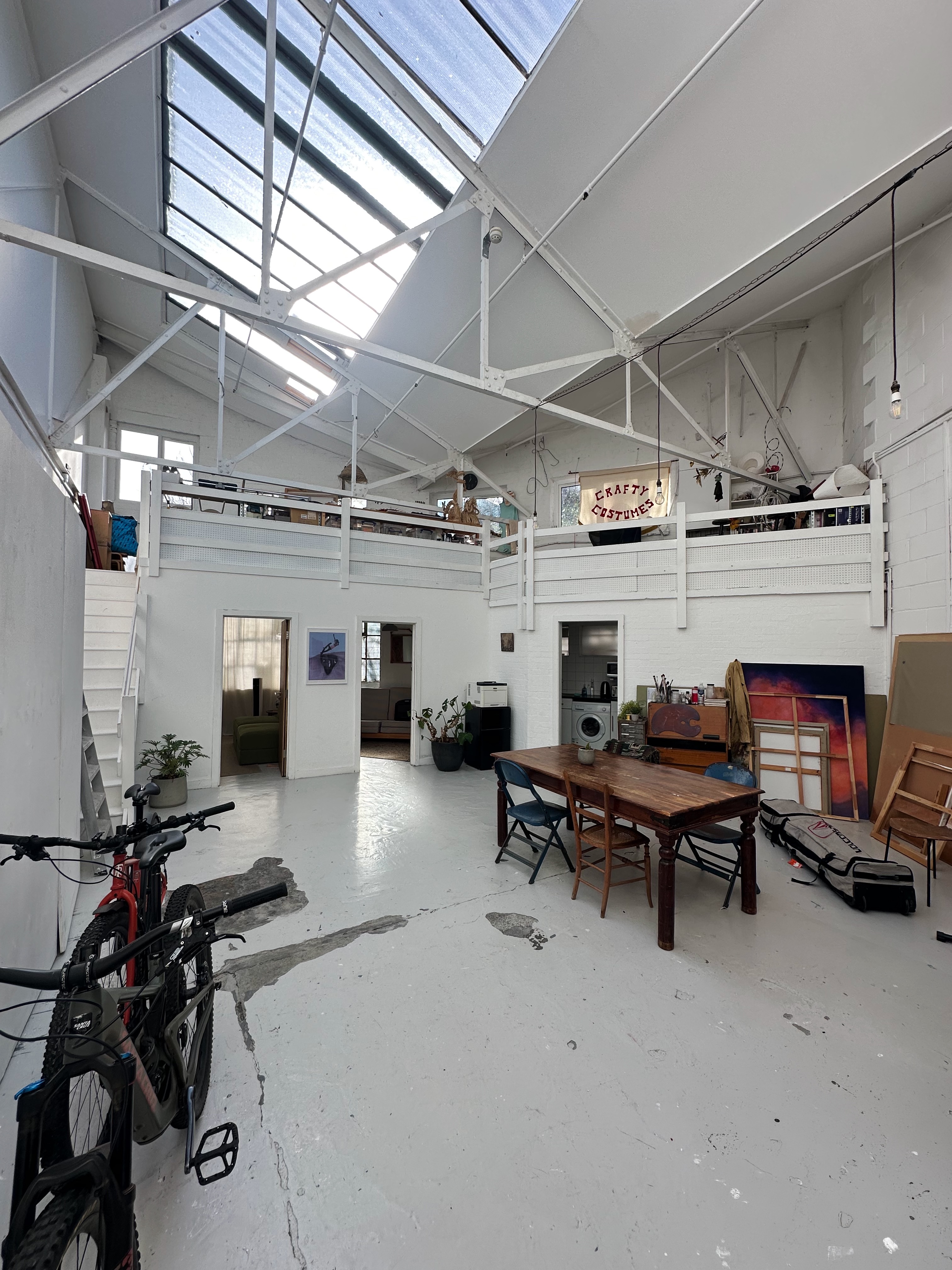 Hackney Wick Studio w/2 rooms and mezzaine photo 3