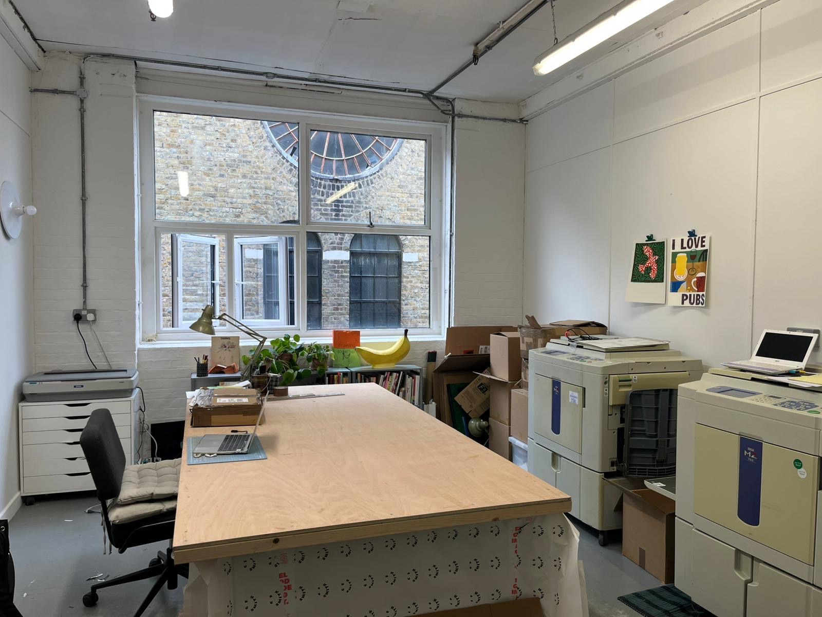 235 sq ft studio in Dalston with post room photo 3