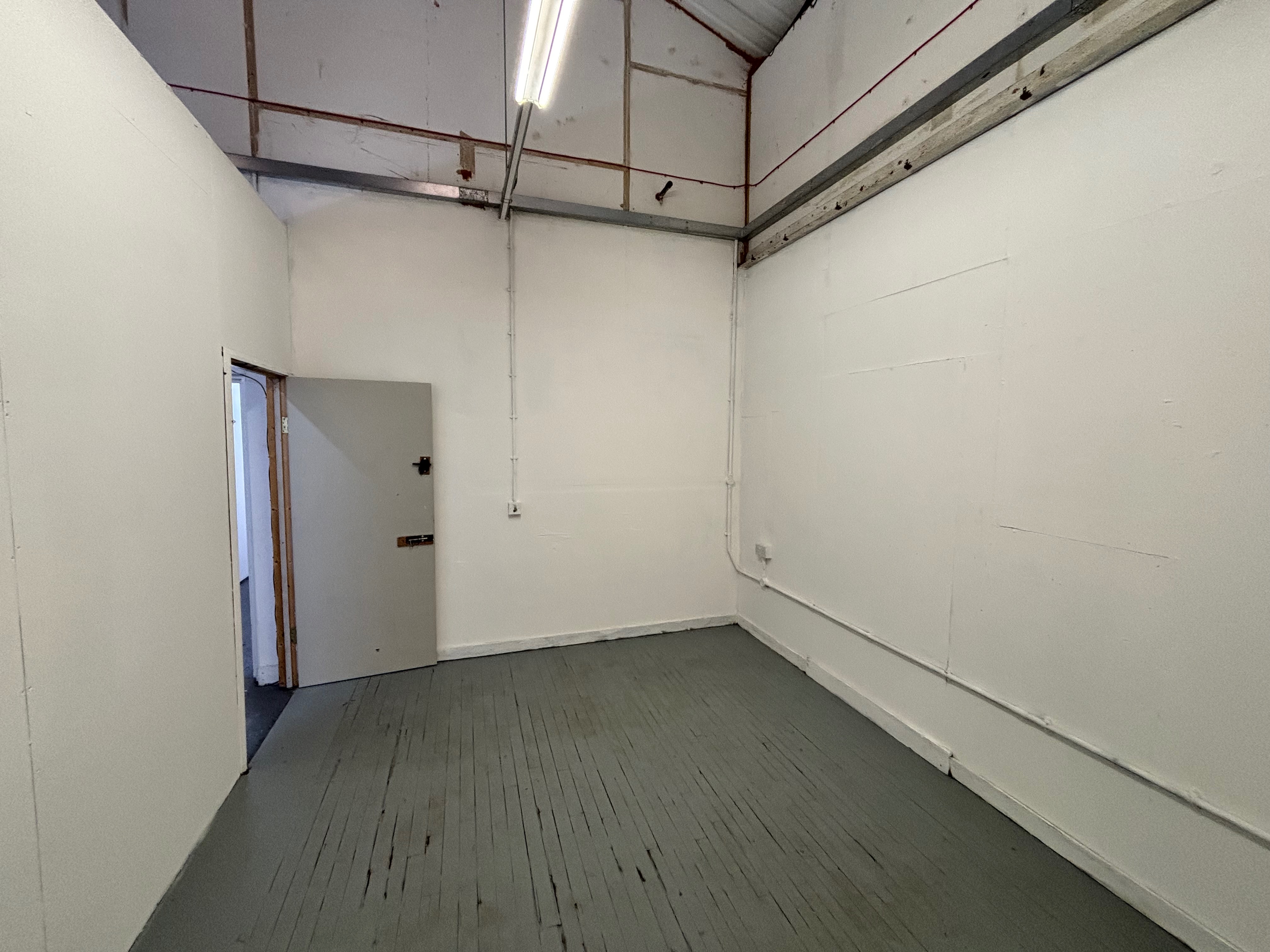 Artist’s studio in Bow photo 2