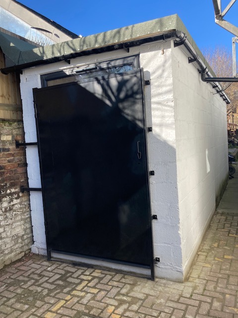Hackney Clapton quirky garden room style workspace/workshop/music studio with private outdoor space on yard of 70 plus creative workspaces photo 2