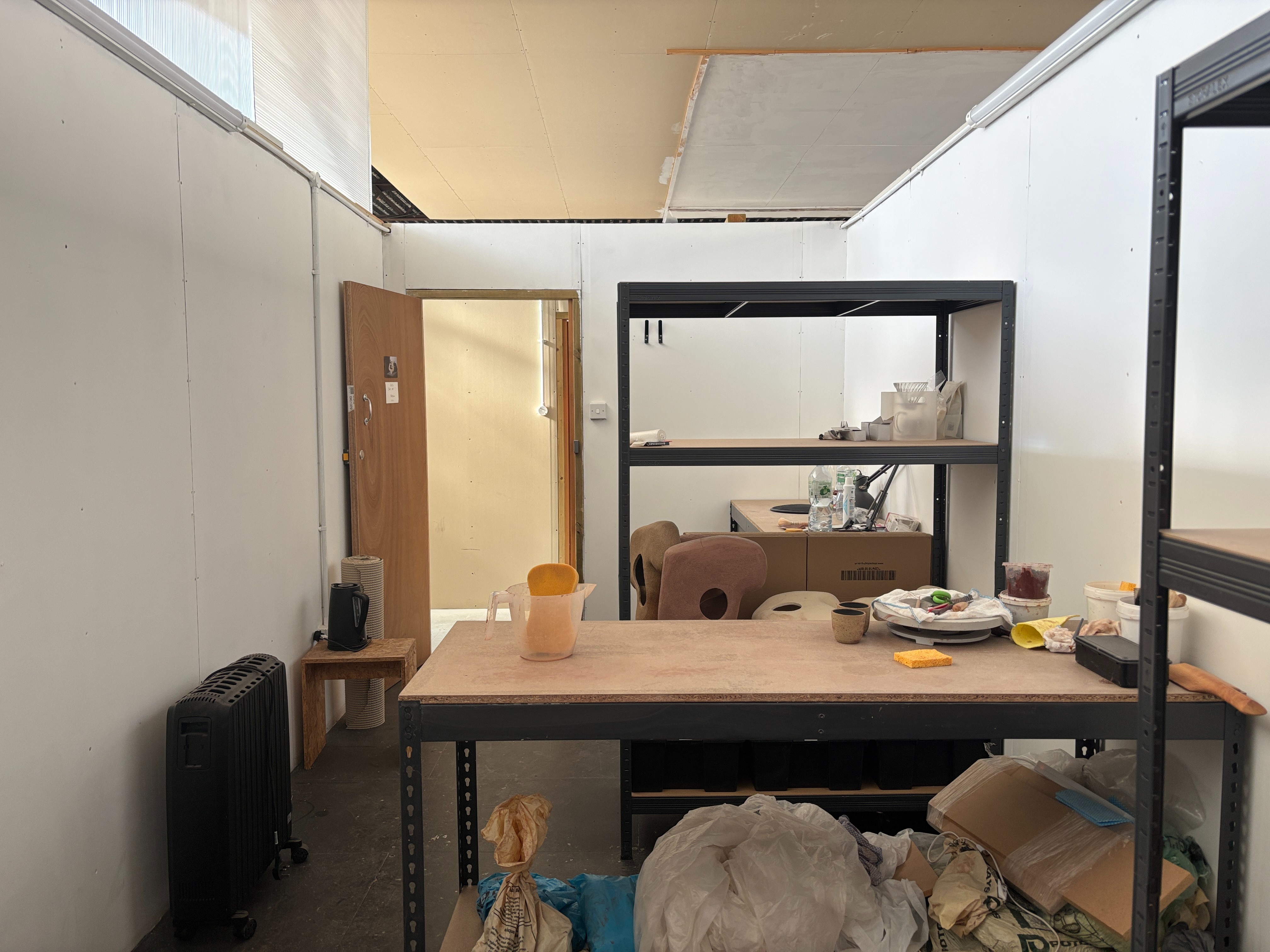 Natural light studio 2 mins from Stoke Newington station photo 2