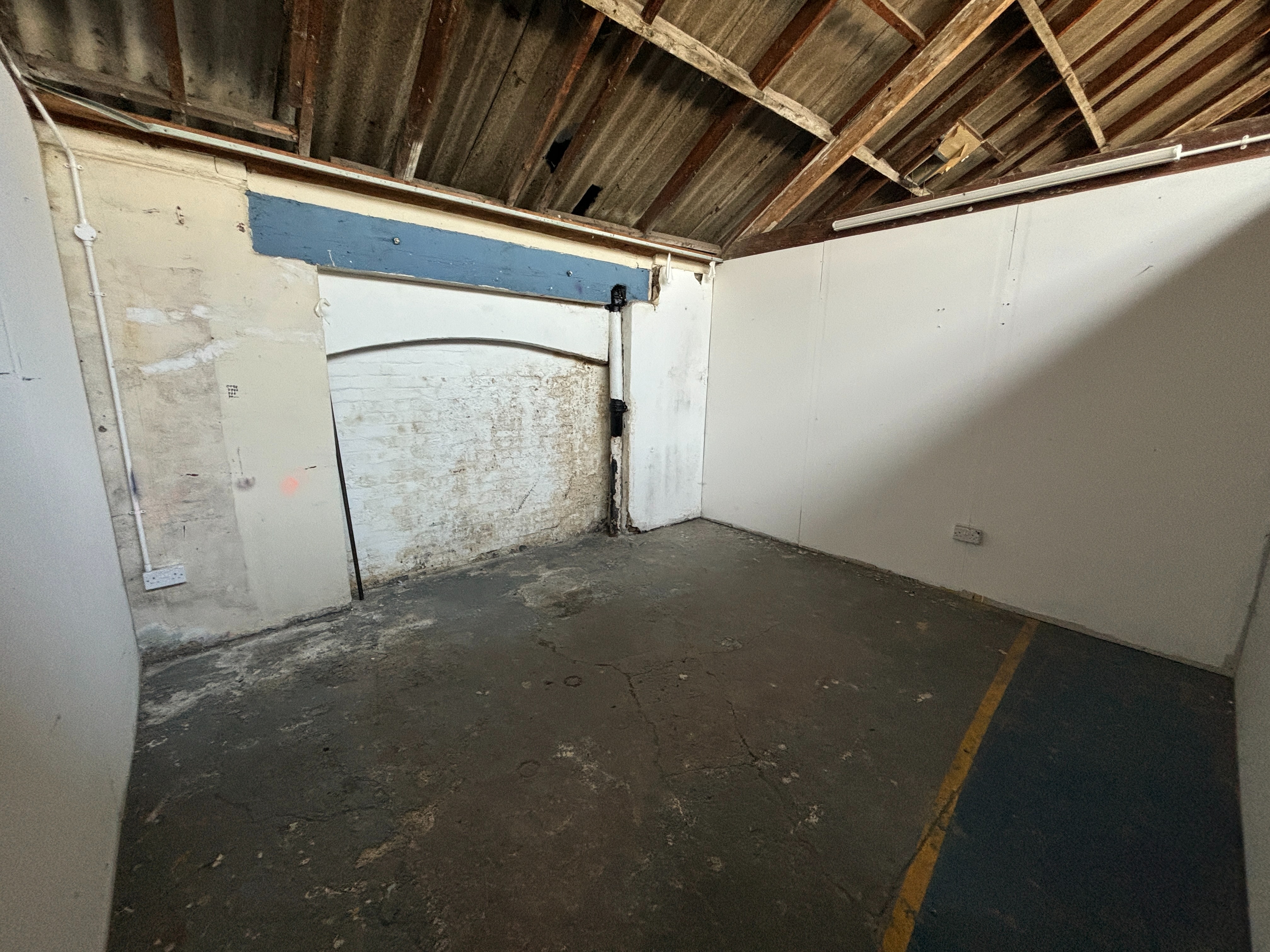 Natural light studio 2 mins from Stoke Newington Station in Northeast London