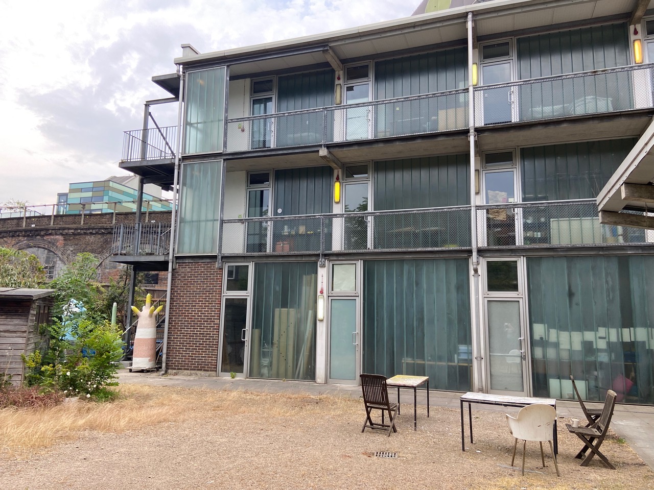 Artist studio sublet 4 months. North Kensington. early July - Early November. One minute from Latimer Road Station. Self contained 304sq ft studio. great natural light. Own sink, high ceilings, wifi and 24 hours access. Free parking. Please contact info@bnicholls.co.uk photo 2